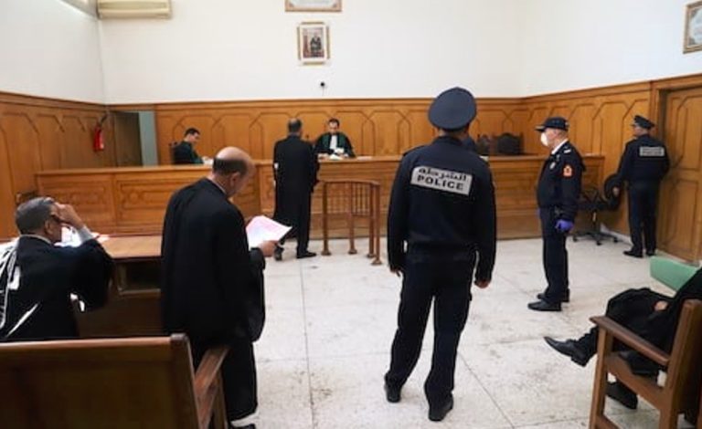 النيابة العامة مازال منوضة الحرب على سماسرة المحاكم و اعتقال سائق طاكسي نصب على سيدة ولدها محكوم ب 20 عام Mahkama alhakika24.jpg