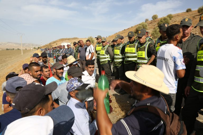 بعد مسيرة “صرخة التهميش” ببوعروس.. عامل تاونات يعد بتنفيذ مطالب الساكنة 68d1a17e76869 scaled.jpg